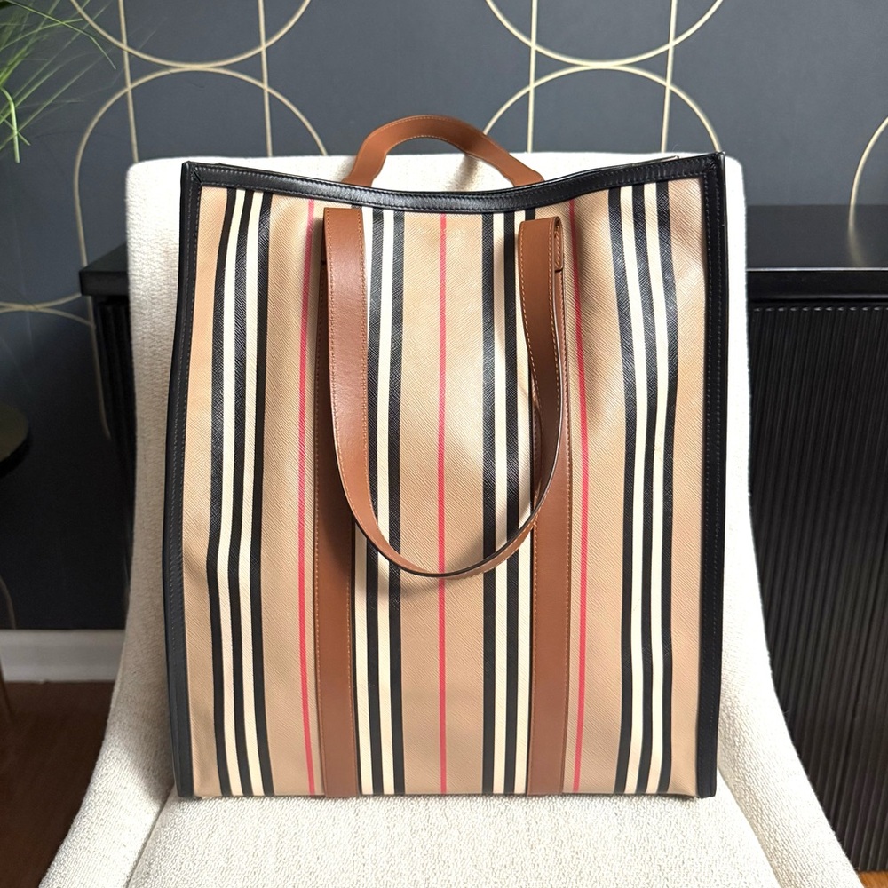 Authentic Burberry Icon Stripe E-Canvas Portrait Tote bag - Picture 6 of 16